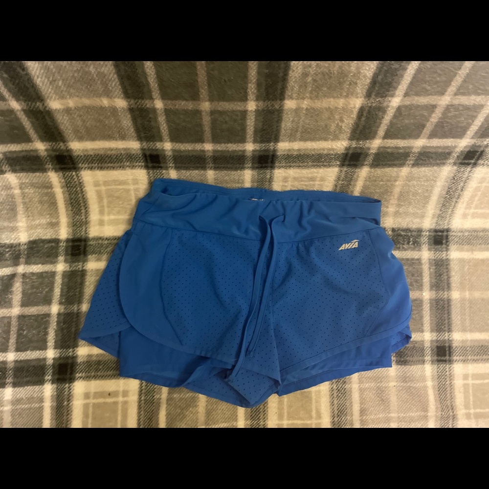 Shorts - Picture 2 of 4